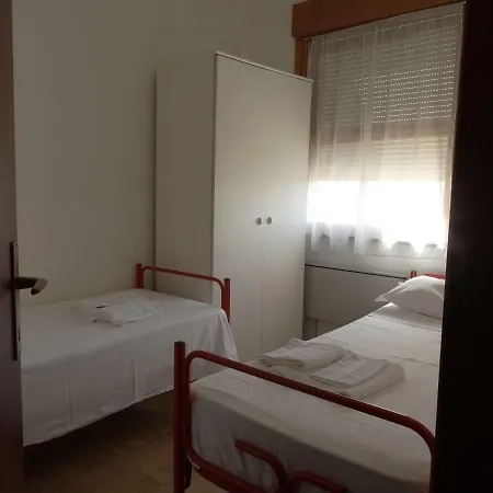 Lido Adriano Beach Apartman *